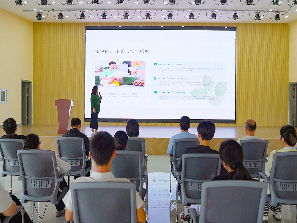 信阳正规小孩子叛逆改变学校联系电话与择校指南